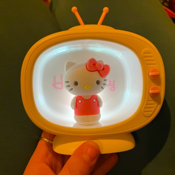 Hello Kitty Miniso Mini Light/Lamp - Picture 4 of 4